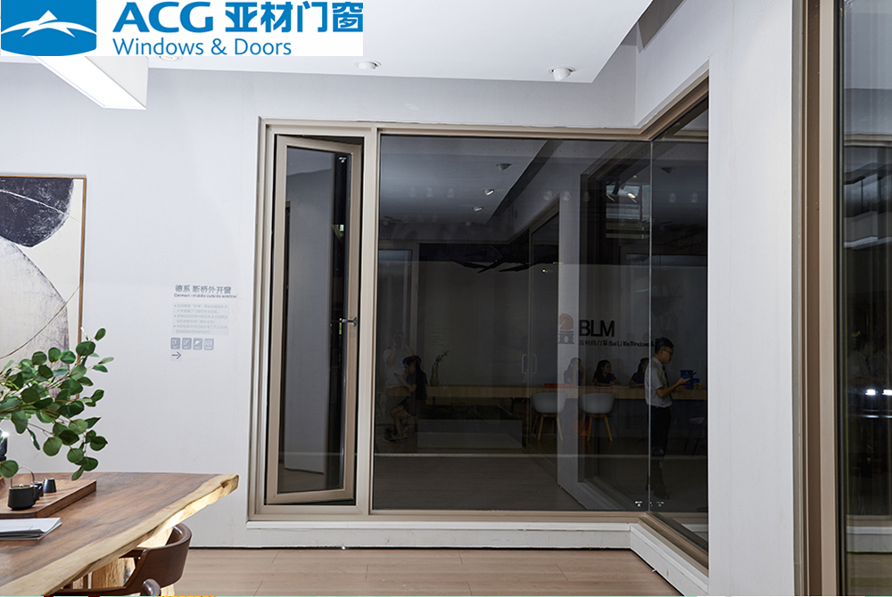酷暑炎熱，怎可缺少在家空調(diào)底下的涼快